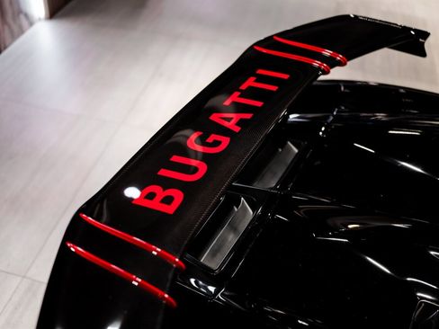 Used 2022 Bugatti Chiron Pur Sport image 17