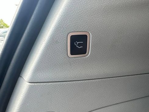 Used 2022 Chrysler Pacifica Touring-L FWD image 18