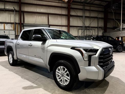 Used 2024 Toyota Tundra SR5 w/ SR5 Premium Package AWD/4WD image 2
