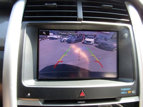 Used 2013 Ford Edge Sport w/ Driver Entry Pkg image 32