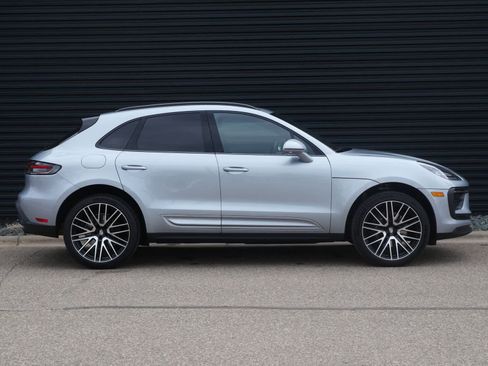 Certified 2026 Porsche Macan image 27