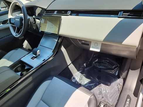 Certified 2025 Land Rover Range Rover Velar S image 28