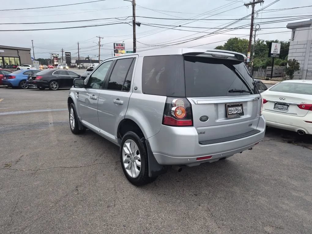 Used 2014 Land Rover LR2 HSE AWD/4WD image 6