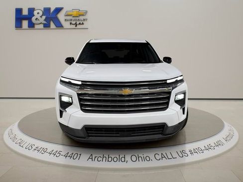 New 2026 Chevrolet Traverse LT w/ Driver Confidence Package image 2