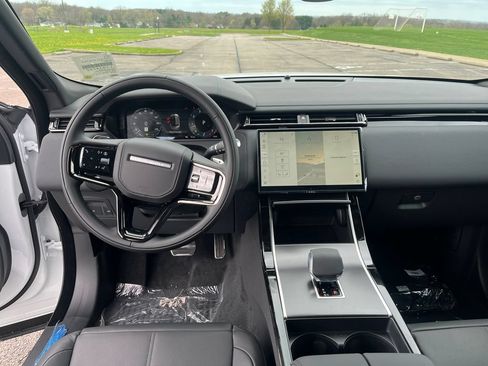 New 2026 Land Rover Range Rover Velar Dynamic SE AWD/4WD image 11