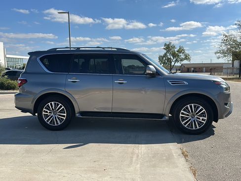 Used 2023 Nissan Armada SL w/ Captain's Chairs Package image 9