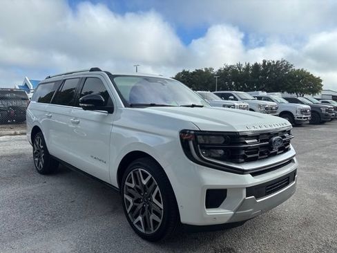 Used 2025 Ford Expedition Max Platinum w/ Platinum Ultimate Package AWD/4WD image 3