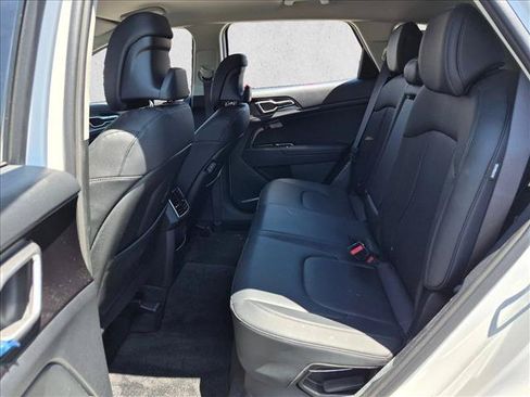Used 2025 Kia Sportage EX AWD/4WD image 16
