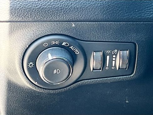 Used 2021 Jeep Compass Latitude AWD/4WD image 10