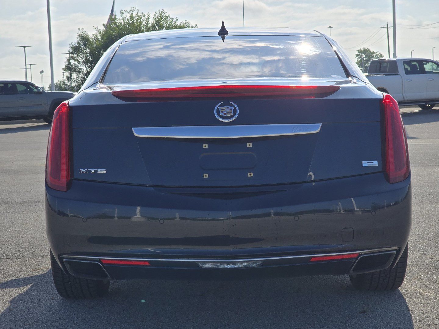 Used 2013 Cadillac XTS Platinum FWD image 17