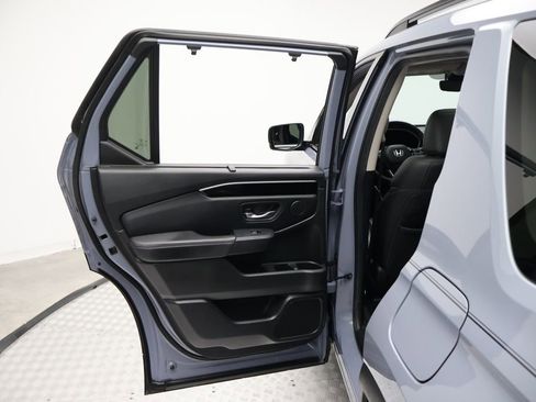 Used 2024 Honda Pilot Touring image 21