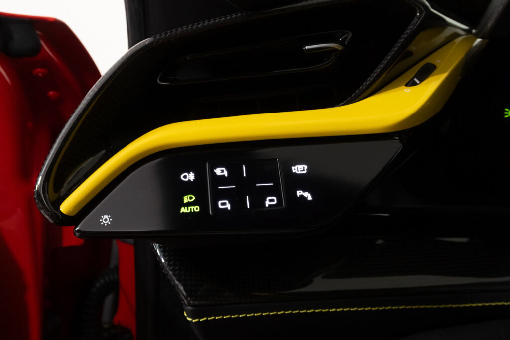 Used 2023 Ferrari SF90 Stradale AWD/4WD image 39