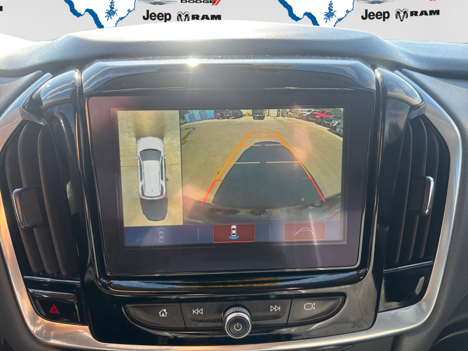 Used 2019 Chevrolet Traverse LT w/ LT Premium Package FWD image 16