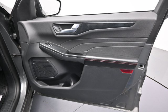 Certified 2025 Ford Escape ST-Line FWD image 32
