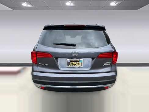 Used 2017 Honda Pilot Touring image 5