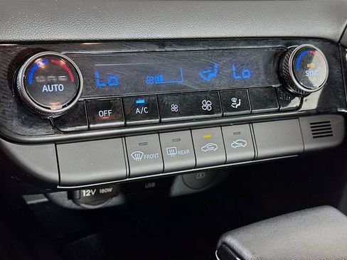 Certified 2025 Hyundai Elantra SEL FWD image 21