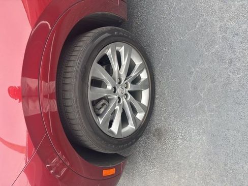 Used 2023 Buick Envision Avenir image 12