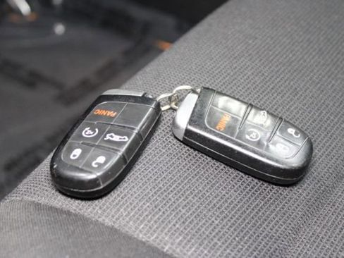 Used 2013 Dodge Charger SE image 13