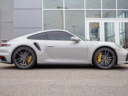 Used 2022 Porsche 911 Turbo S image 4