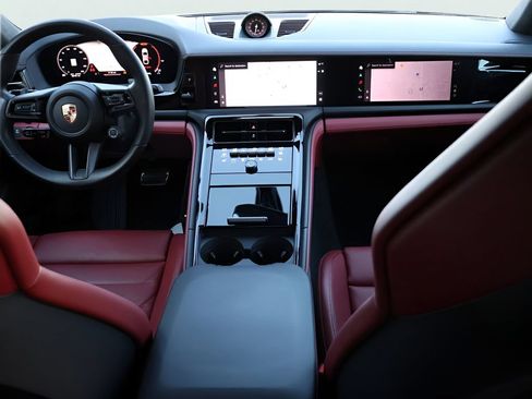 Certified 2025 Porsche Panamera GTS AWD/4WD image 17