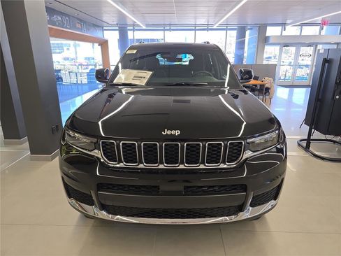 New 2026 Jeep Grand Cherokee L Laredo image 6