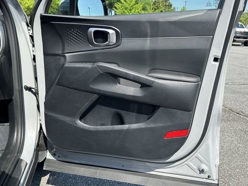 Used 2024 Kia Sorento S w/ Panoramic Sunroof Package FWD image 16