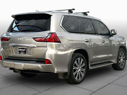 Used 2020 Lexus LX 570 4WD w/ Luxury Package image 13