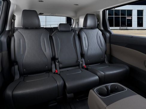 New 2026 Kia Carnival EX image 16