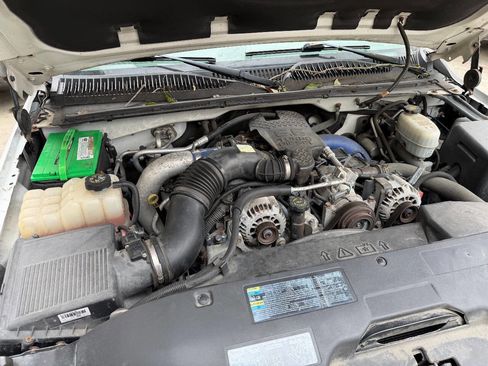 Used 2004 GMC Sierra 3500 SLT w/ Heavy-Duty Power Package image 8