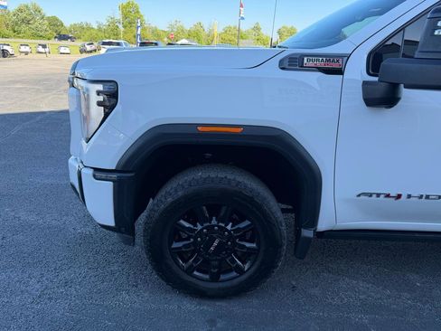 Used 2024 GMC Sierra 2500 AT4 w/ AT4 Premium Plus Package AWD/4WD image 13