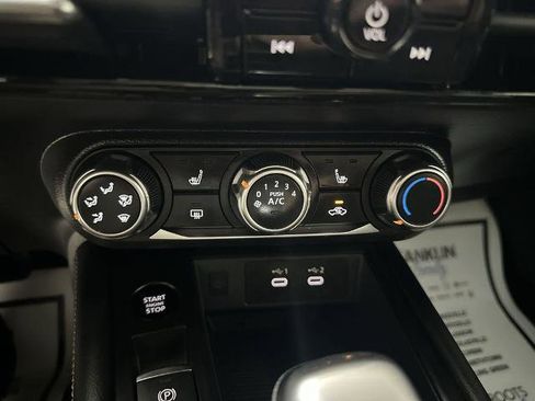 Certified 2025 Nissan Kicks SV w/ SV Premium Package AWD/4WD image 25