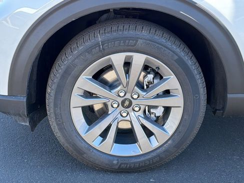 New 2026 Ford Explorer Active w/ Active Comfort Package image 9