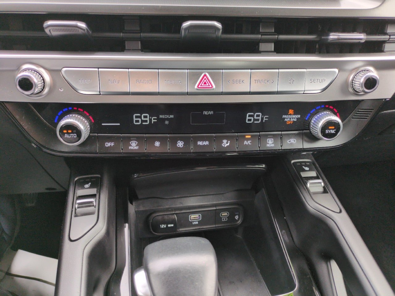 Certified 2024 Kia Telluride S w/ S Sunroof Package FWD image 21