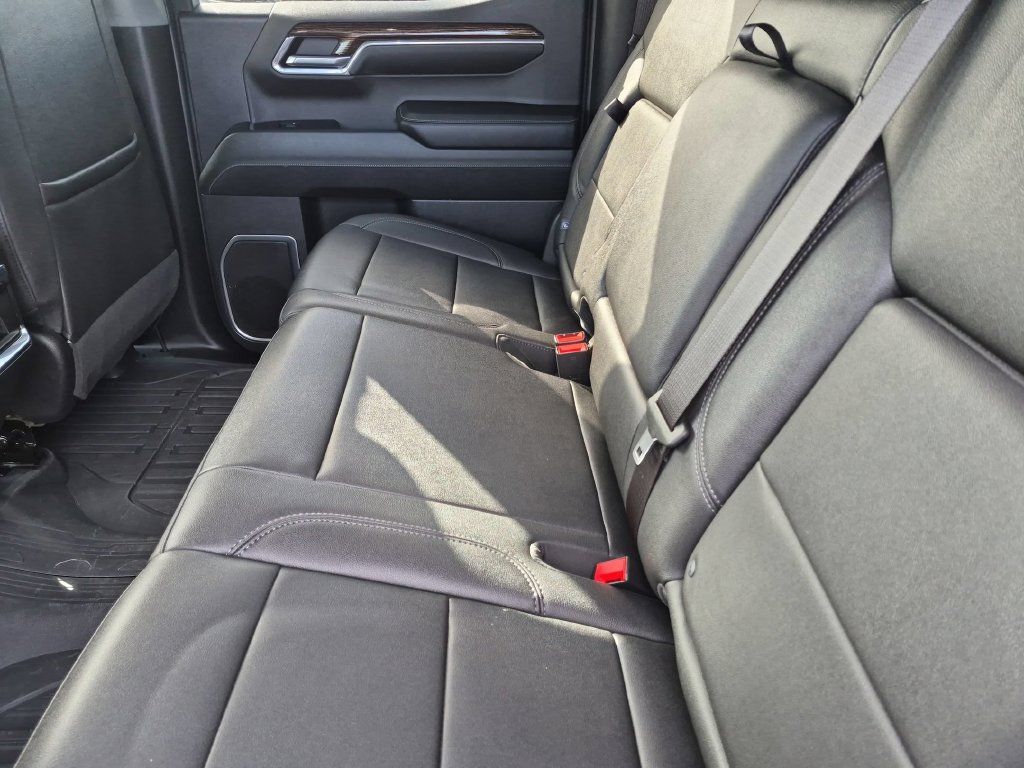 Used 2023 GMC Sierra 1500 Elevation w/ Elevation Premium Package AWD/4WD image 15