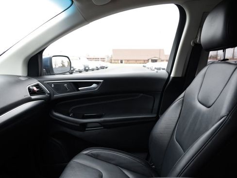 Used 2019 Ford Edge Titanium w/ Cargo Accessory Package AWD/4WD image 15