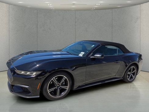 Used 2025 Ford Mustang Premium RWD image 8