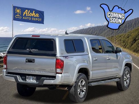 Used 2017 Toyota Tacoma TRD Sport RWD image 5