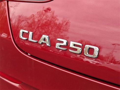 Used 2023 Mercedes-Benz CLA 250 4MATIC image 32