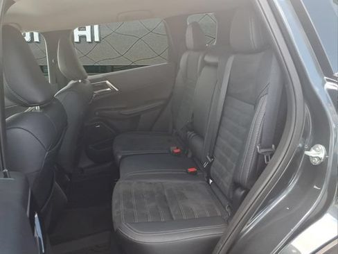 Used 2025 Mitsubishi Outlander SE AWD/4WD image 18