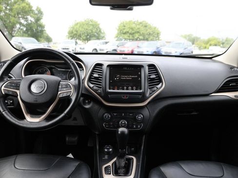 Used 2017 Jeep Cherokee Limited AWD/4WD image 14