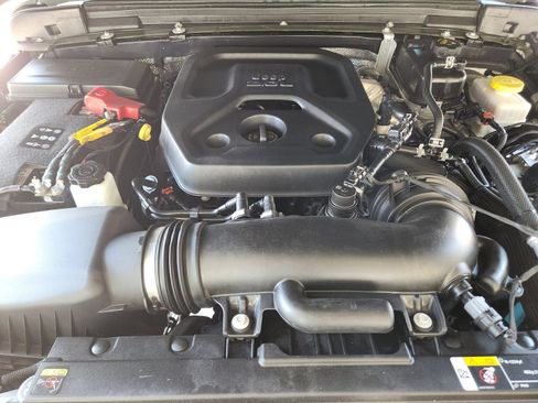 Used 2024 Jeep Wrangler Unlimited Sport AWD/4WD image 36