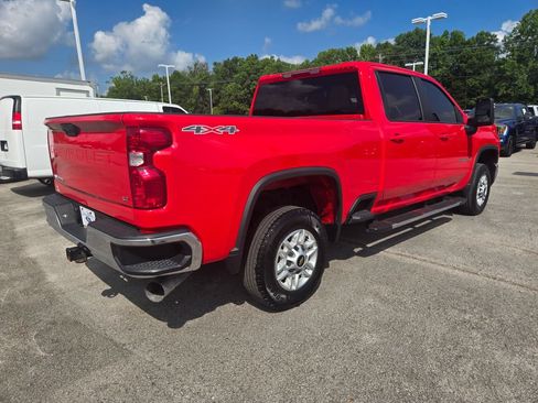 Used 2025 Chevrolet Silverado 2500 LT w/ Convenience Package AWD/4WD image 4