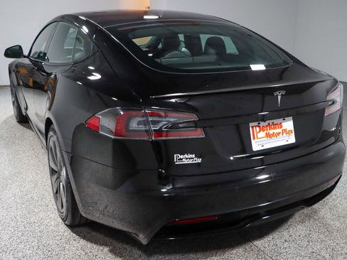 Used 2021 Tesla Model S Plaid image 9
