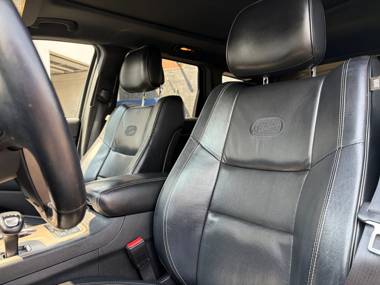 Used 2014 Jeep Grand Cherokee Overland AWD/4WD image 13