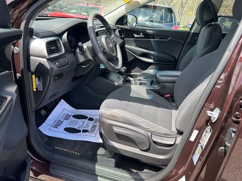 Used 2016 Kia Sorento LX AWD/4WD image 12