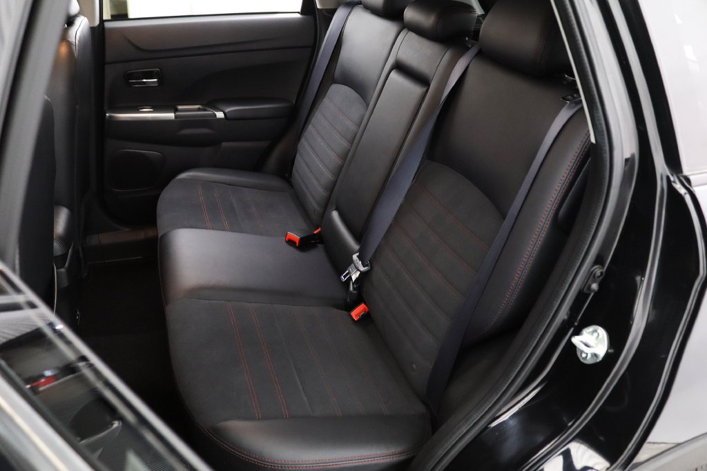 Used 2024 Mitsubishi Outlander Sport SE AWD/4WD image 13