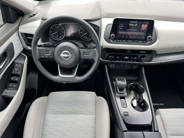 Used 2023 Nissan Rogue SV FWD image 16