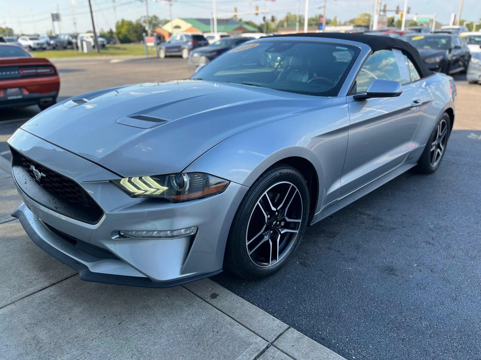 Used 2022 Ford Mustang Premium RWD image 6