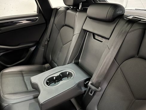 Used 2023 Porsche Macan image 15