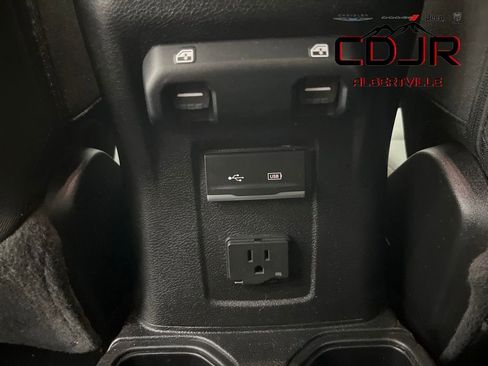 Used 2020 Jeep Wrangler Unlimited Sahara AWD/4WD image 21